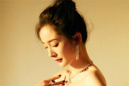 女明星中谁的粉丝最多,揭秘女明星粉丝数量排行榜